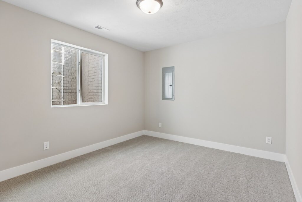 28-web-or-mls-8241 - 11103 N 173rd St - 028