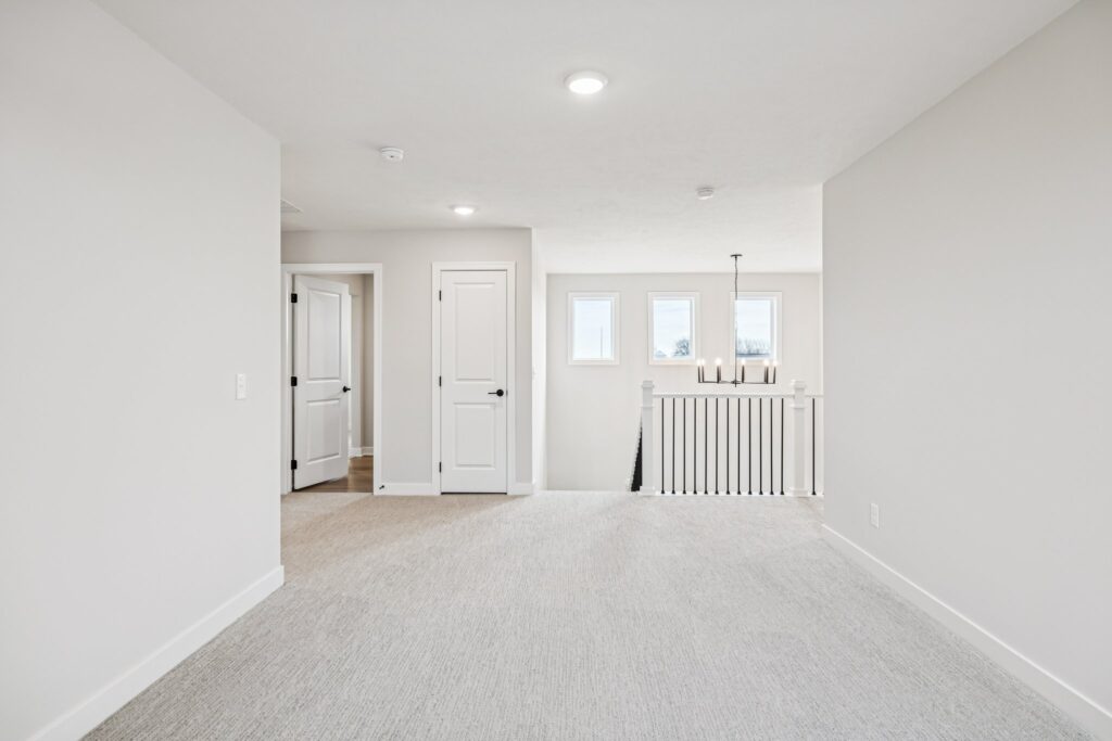 29-web-or-mls-7690 - 6320 N 207th St_029