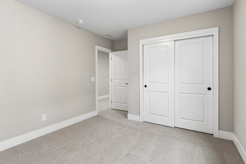 29-web-or-mls-8241 - 11103 N 173rd St - 029