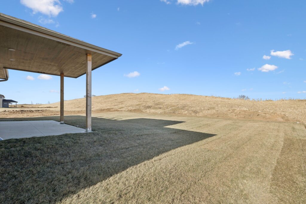 31-web-or-mls-7729 - 18410 Sycamore Dr_031