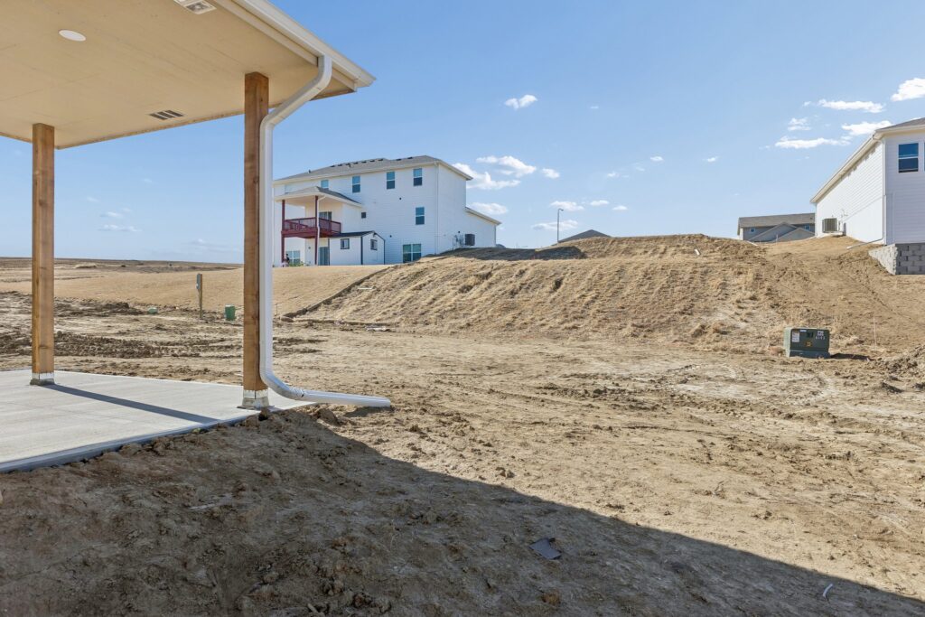 32-web-or-mls-8044 - 10908 N 159th Ave_032