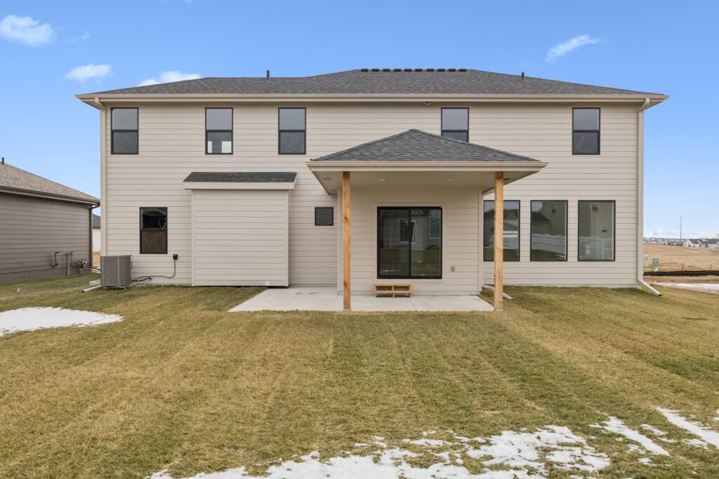 33-web-or-mls-7690 - 6320 N 207th St_033