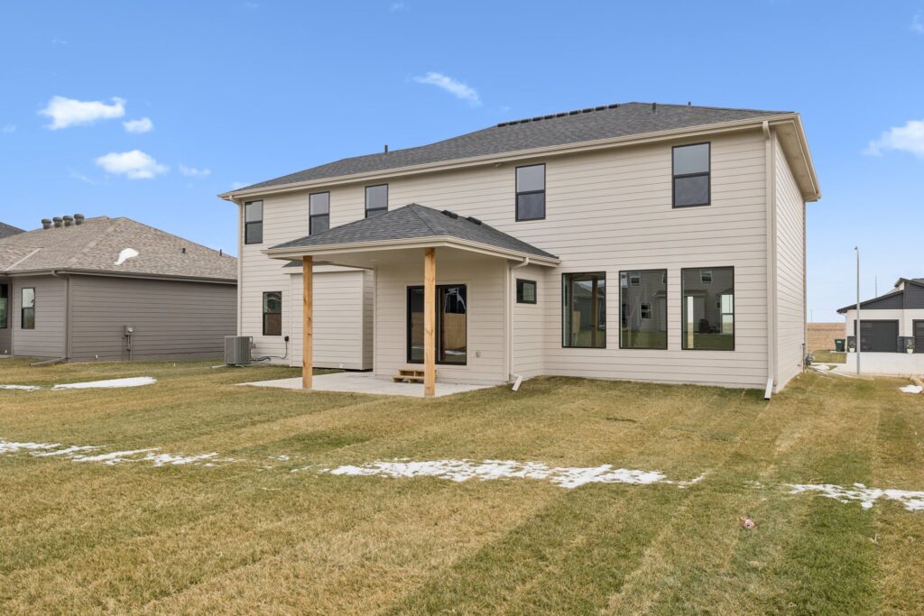 34-web-or-mls-7690 - 6320 N 207th St_034