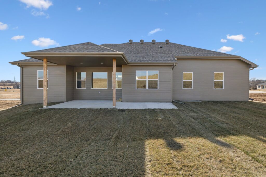 34-web-or-mls-7729 - 18410 Sycamore Dr_034