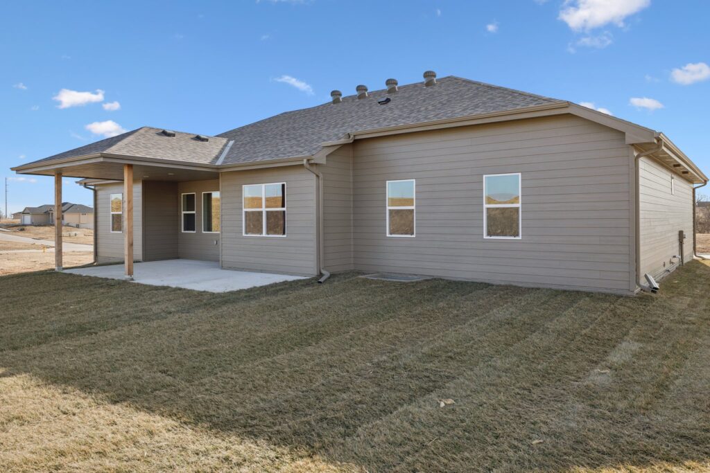 35-web-or-mls-7729 - 18410 Sycamore Dr_035