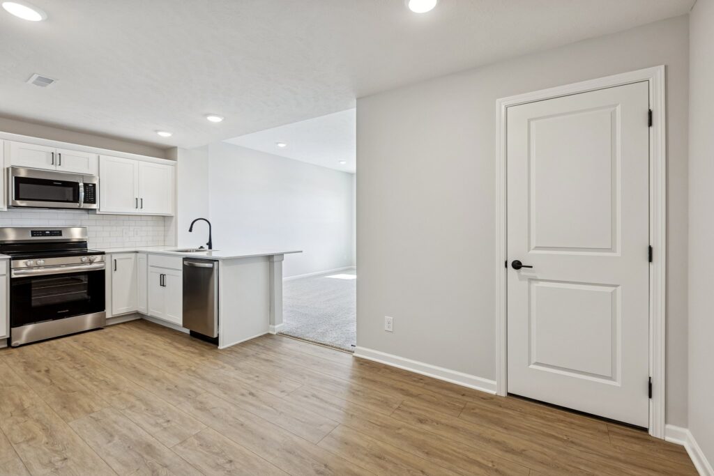 35-web-or-mls-7961 - 4715 E 21st Ave_010 (2)