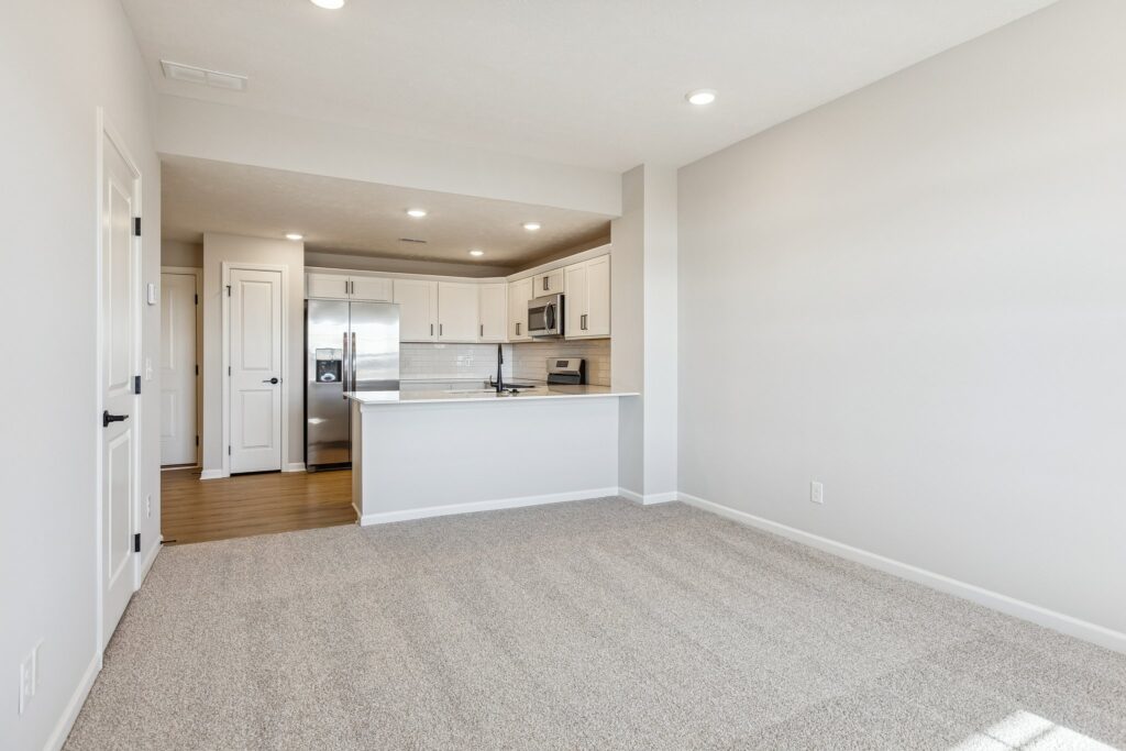 4-web-or-mls-7961 - 4715 E 21st Ave_004