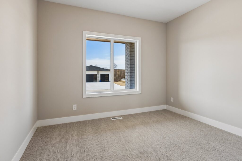 4-web-or-mls-8241 - 11103 N 173rd St - 004