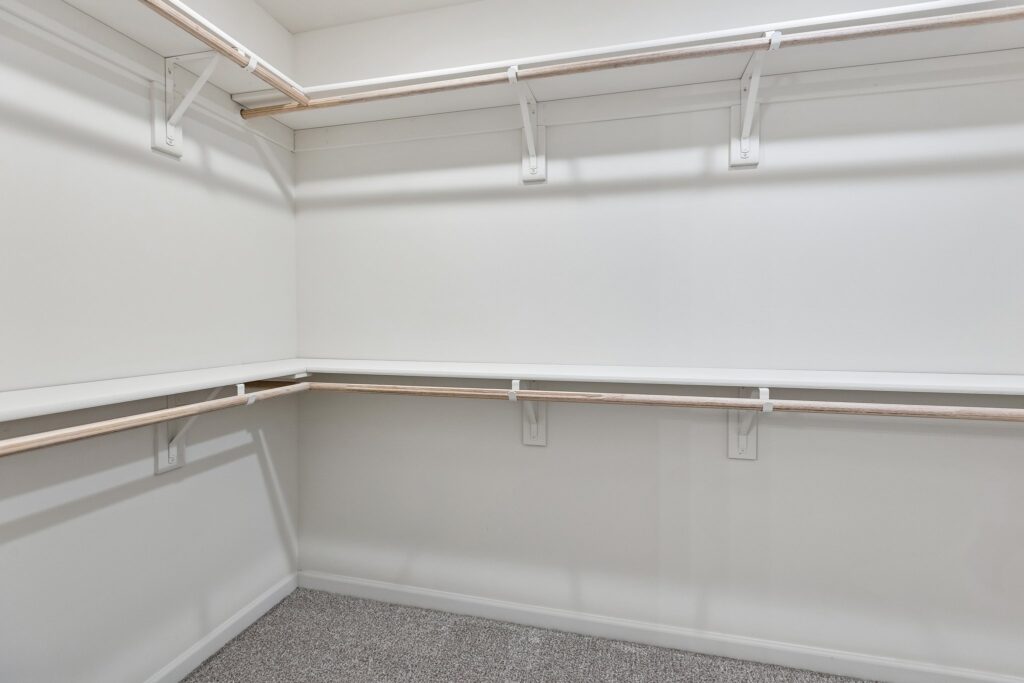 40-web-or-mls-7961 - 4715 E 21st Ave_015 (2)