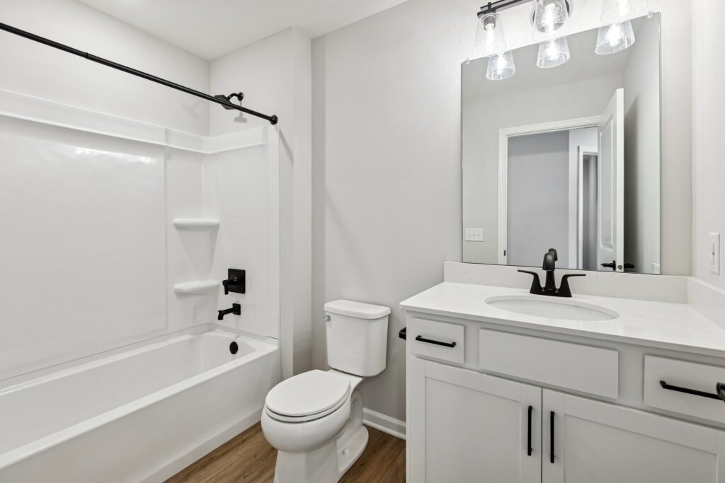 45-web-or-mls-7961 - 4715 E 21st Ave_020 (2)