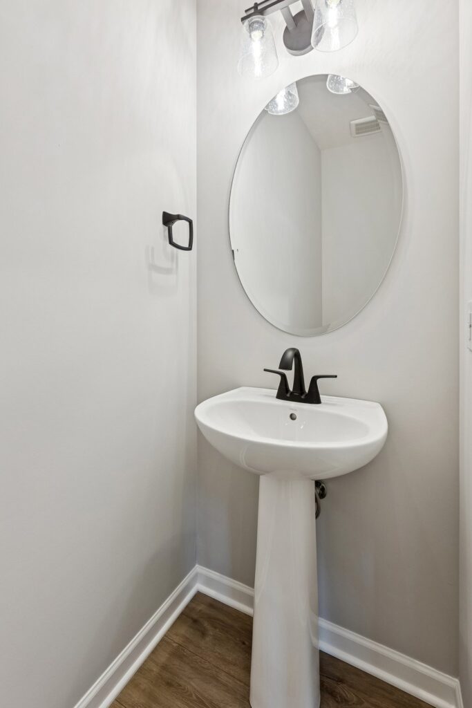 48-web-or-mls-7961 - 4715 E 21st Ave_023 (2)