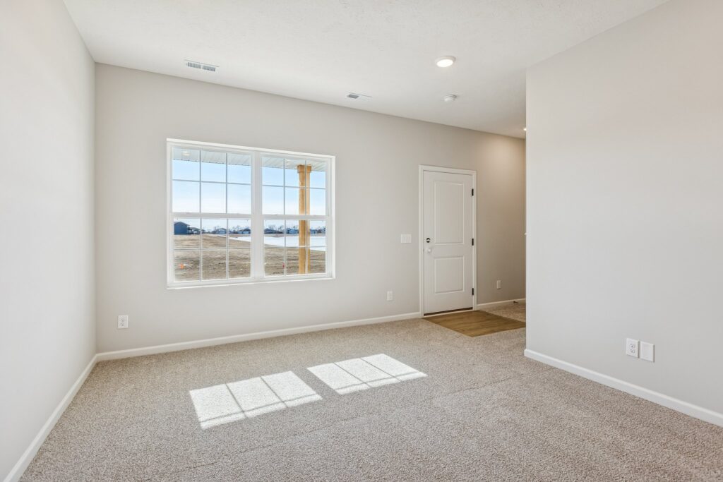 5-web-or-mls-7961 - 4715 E 21st Ave_005