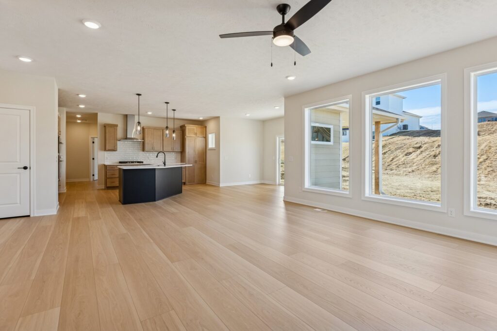 5-web-or-mls-8044 - 10908 N 159th Ave_005