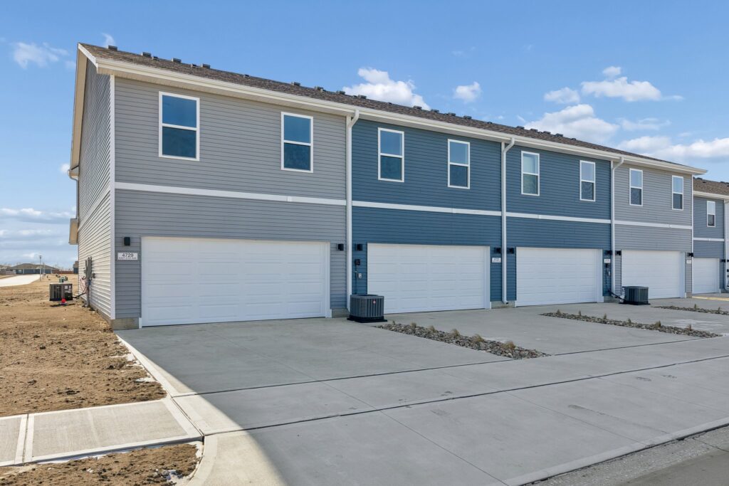 50-web-or-mls-7961 - 4715 E 21st Ave_025 (2)