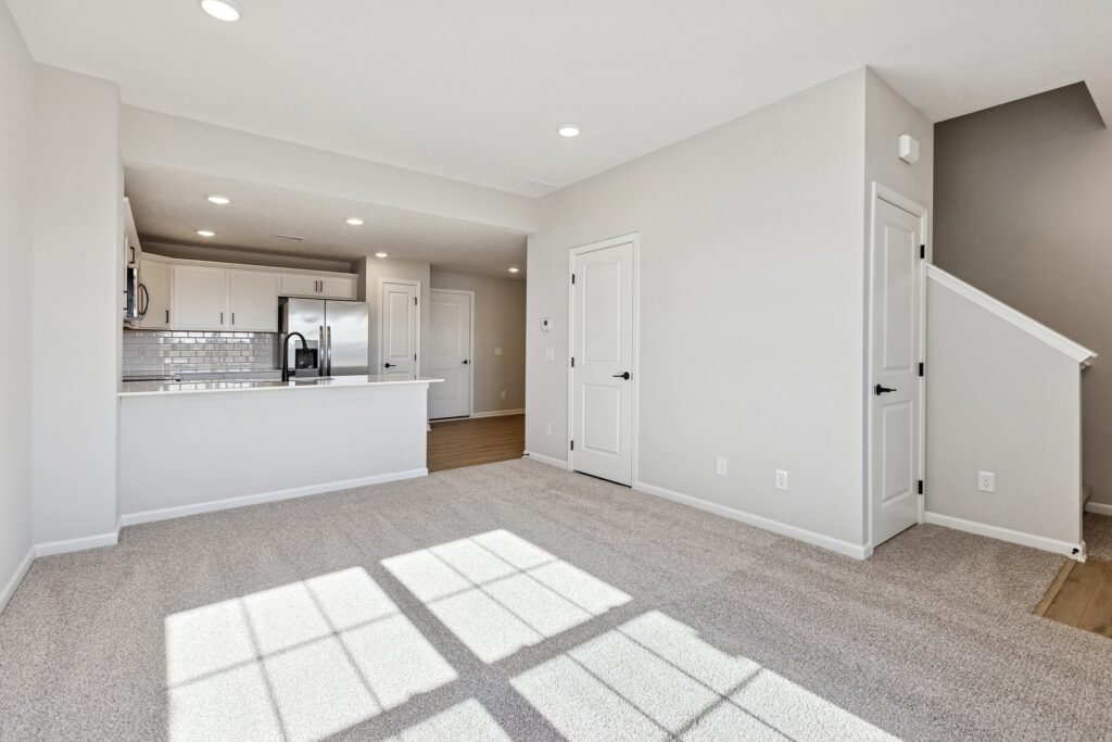 55-web-or-mls-7961 - 4715 E 21st Ave_005 (3)