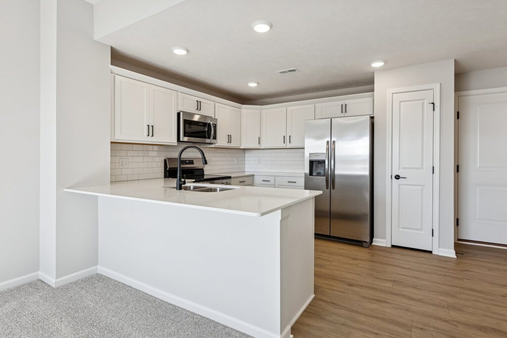 57-web-or-mls-7961 - 4715 E 21st Ave_007 (3)