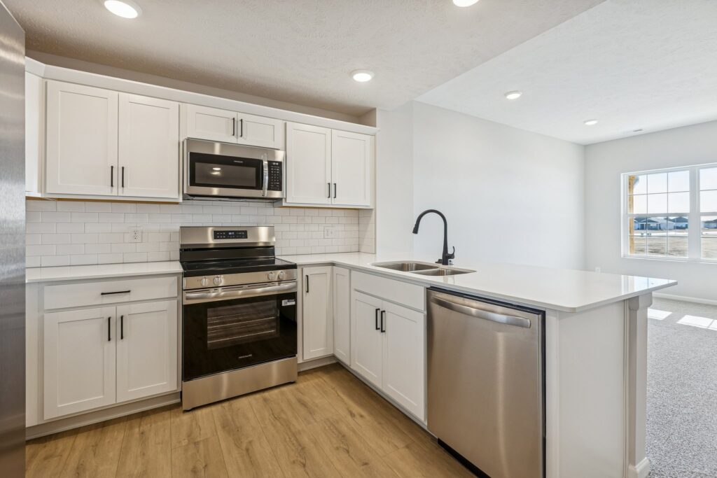 6-web-or-mls-7961 - 4715 E 21st Ave_006