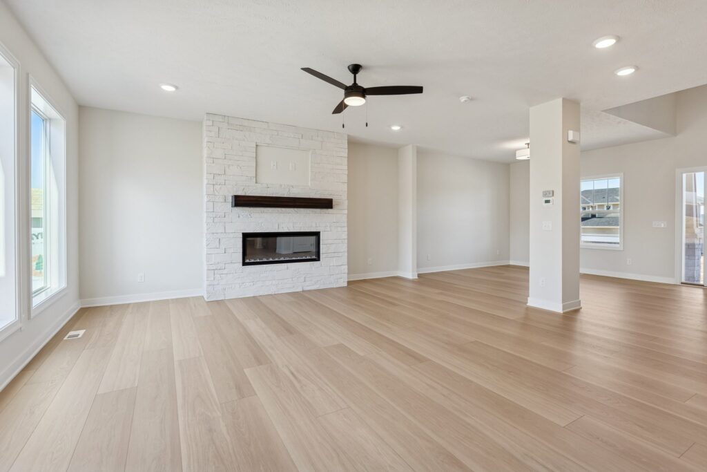 6-web-or-mls-8044 - 10908 N 159th Ave_006