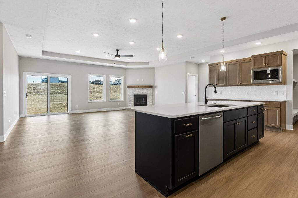6-web-or-mls-8241 - 11103 N 173rd St - 006