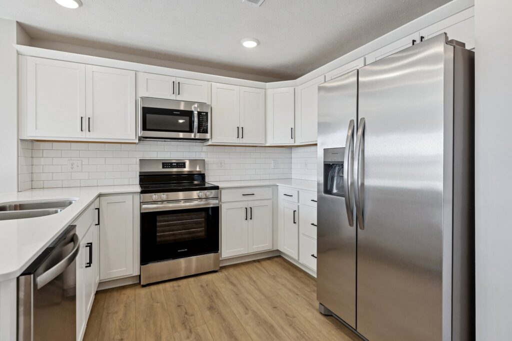 60-web-or-mls-7961 - 4715 E 21st Ave_010 (3)