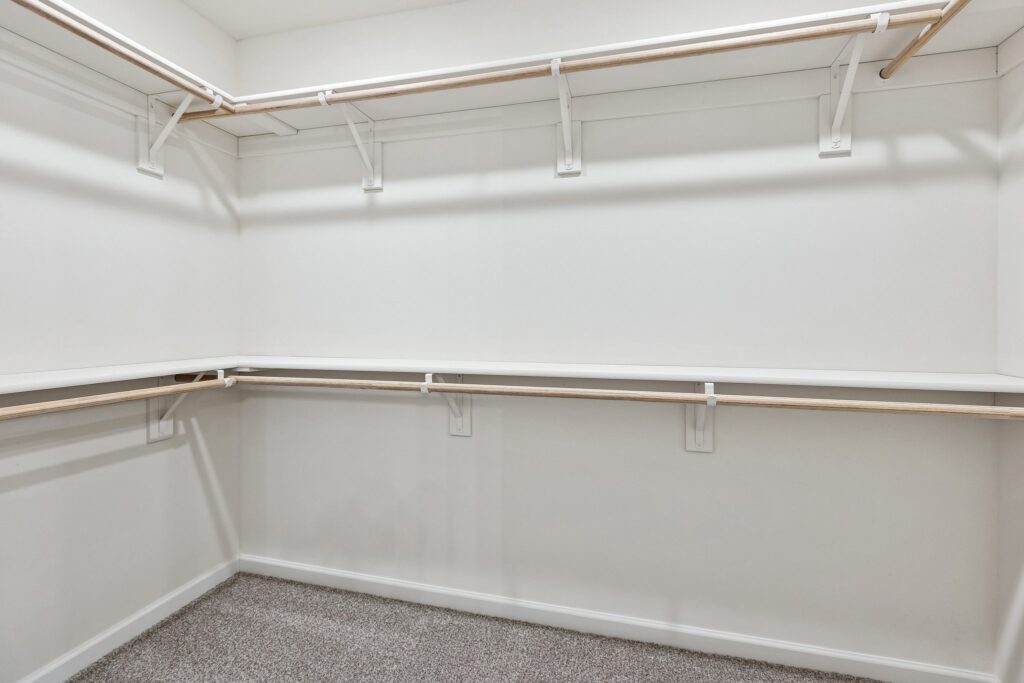 66-web-or-mls-7961 - 4715 E 21st Ave_016 (3)