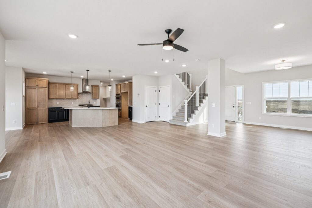 7-web-or-mls-7690 - 6320 N 207th St_007