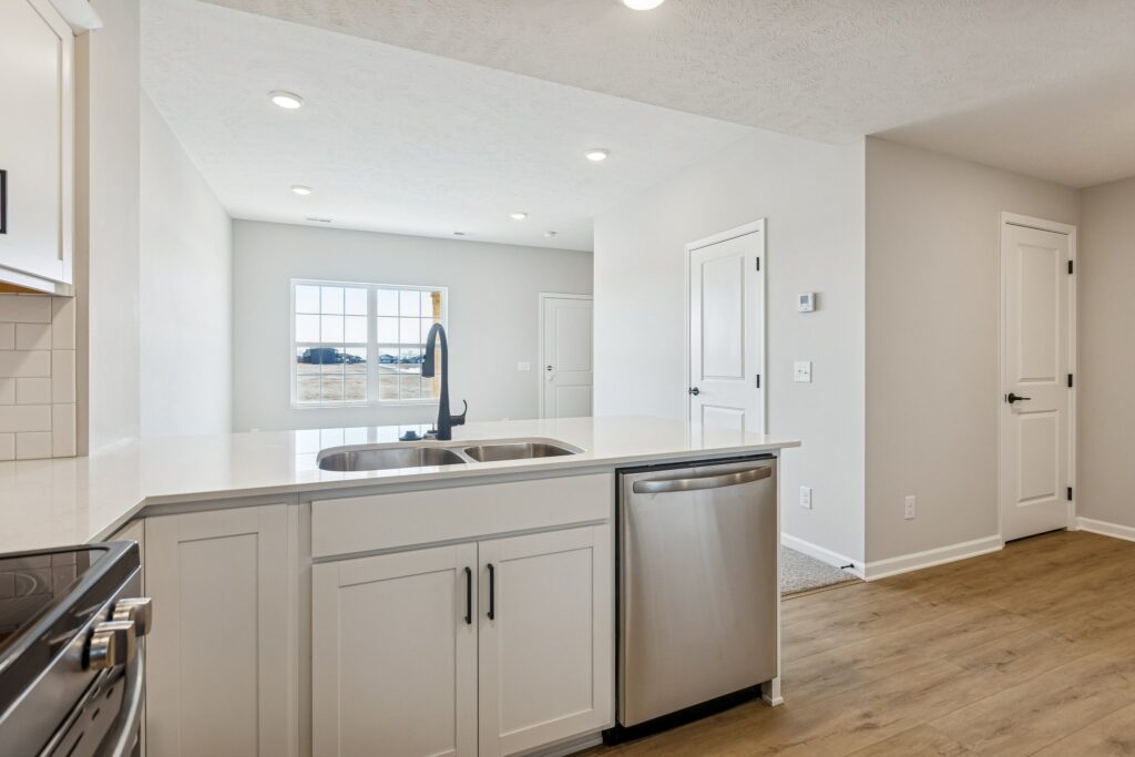 7-web-or-mls-7961 - 4715 E 21st Ave_007