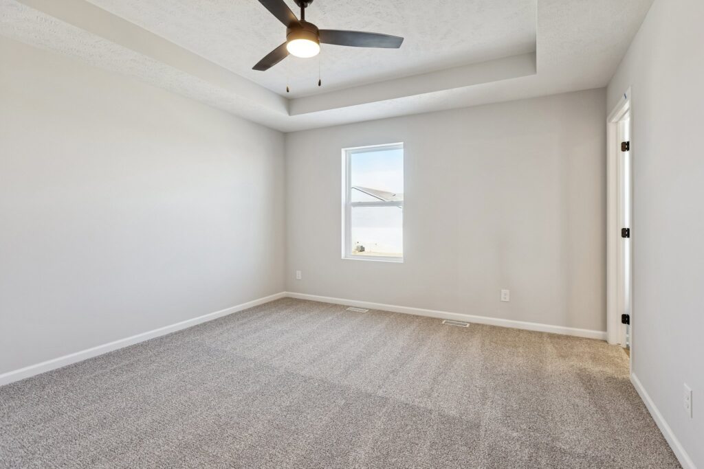 70-web-or-mls-7961 - 4715 E 21st Ave_020 (3)