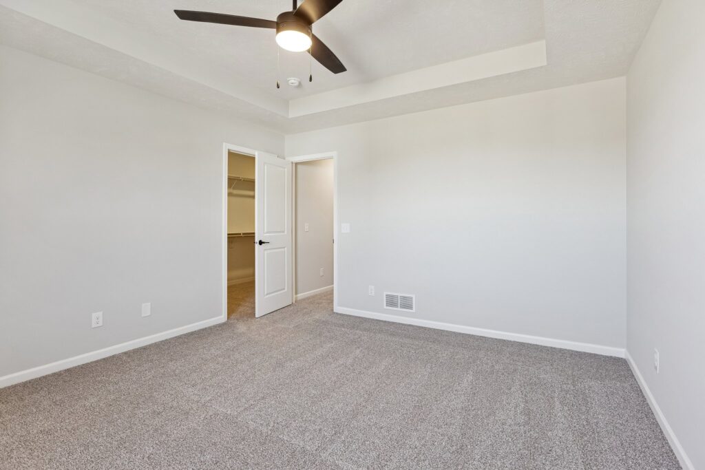 71-web-or-mls-7961 - 4715 E 21st Ave_021 (3)