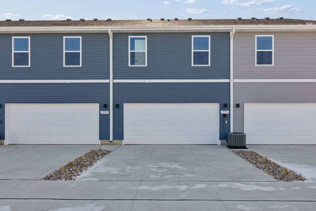 75-web-or-mls-7961 - 4715 E 21st Ave_025 (3)