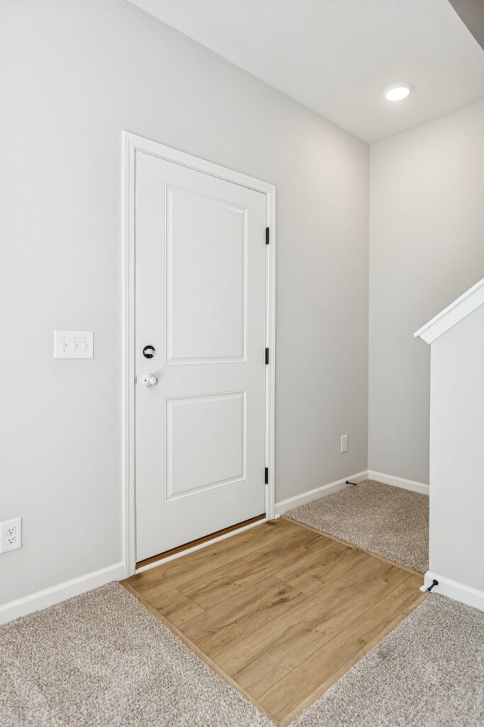 79-web-or-mls-7961 - 4715 E 21st Ave_004 (4)