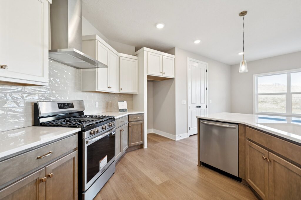 8-web-or-mls-7729 - 18410 Sycamore Dr_008