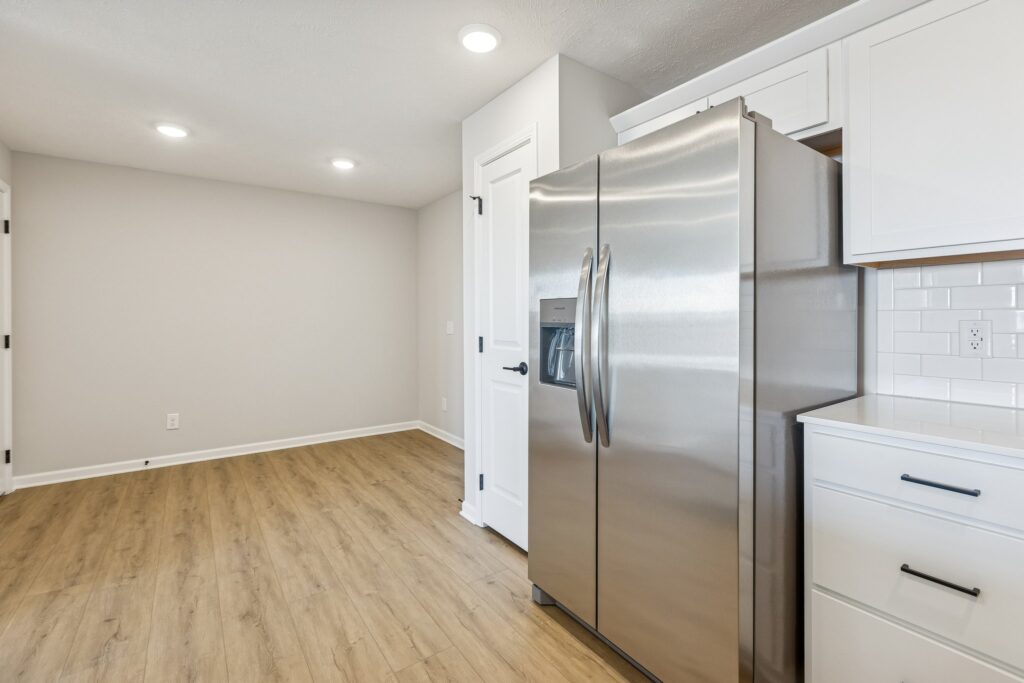 8-web-or-mls-7961 - 4715 E 21st Ave_008