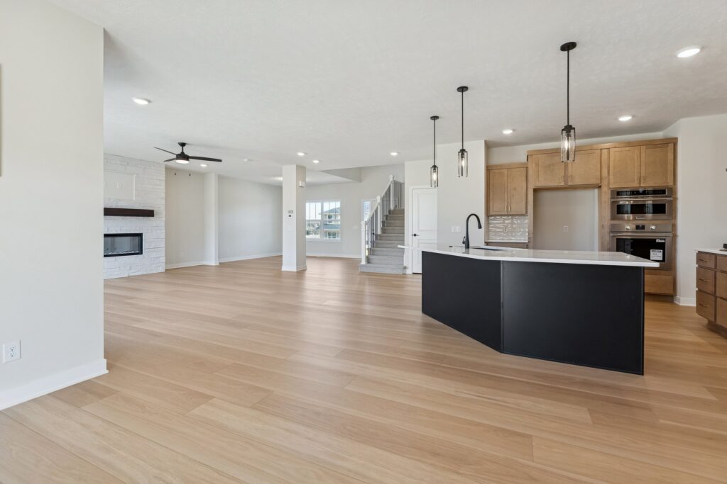 8-web-or-mls-8044 - 10908 N 159th Ave_008