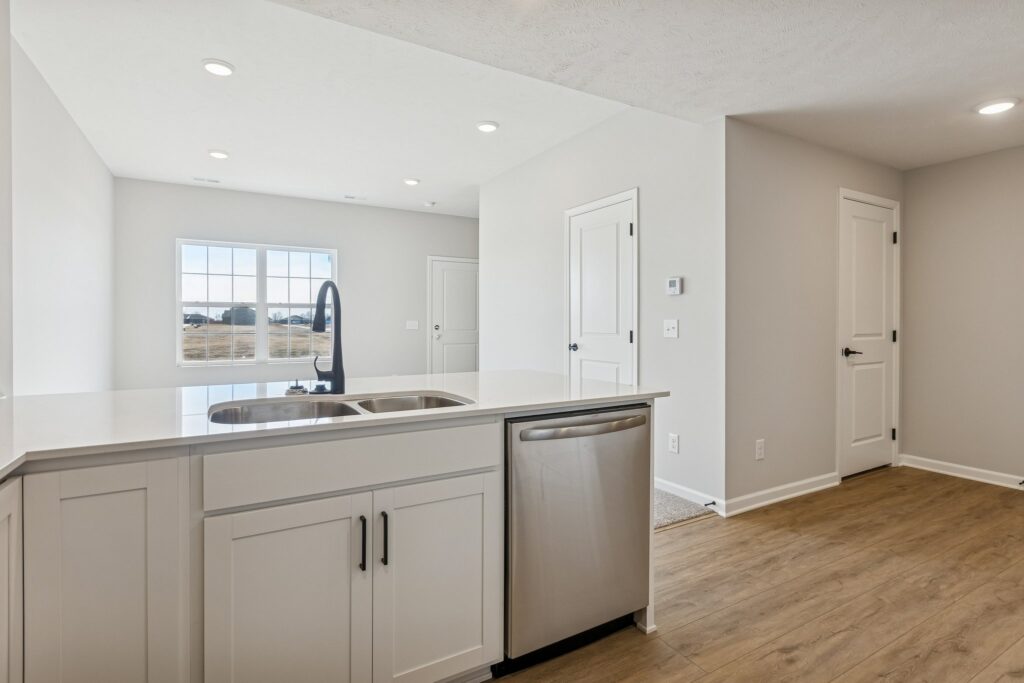 86-web-or-mls-7961 - 4715 E 21st Ave_011 (4)