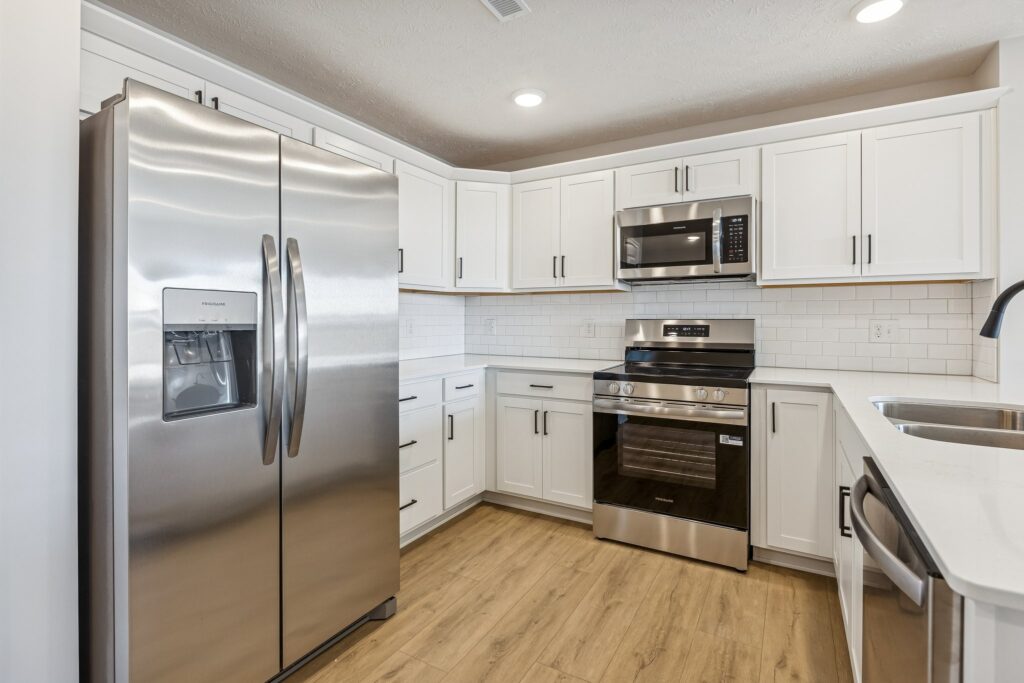 9-web-or-mls-7961 - 4715 E 21st Ave_009