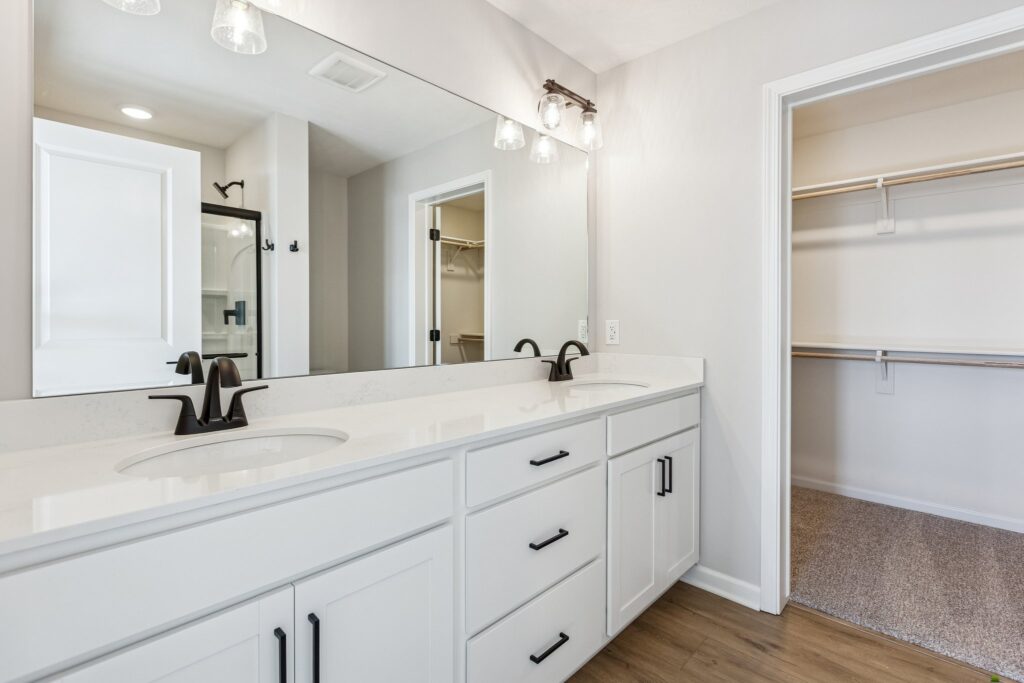 90-web-or-mls-7961 - 4715 E 21st Ave_015 (4)