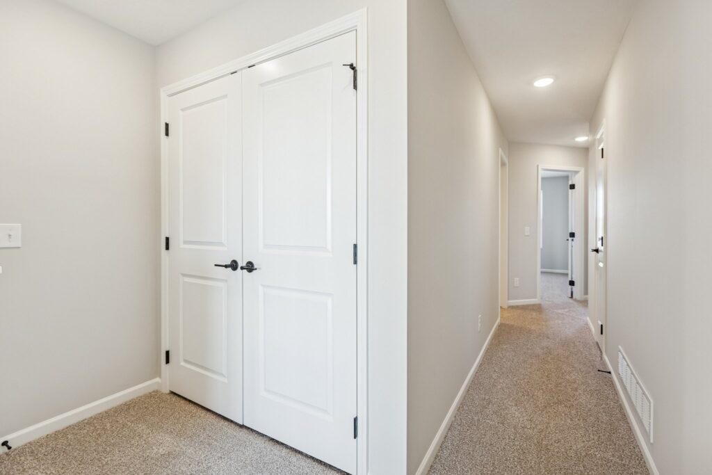 99-web-or-mls-7961 - 4715 E 21st Ave_024 (4)