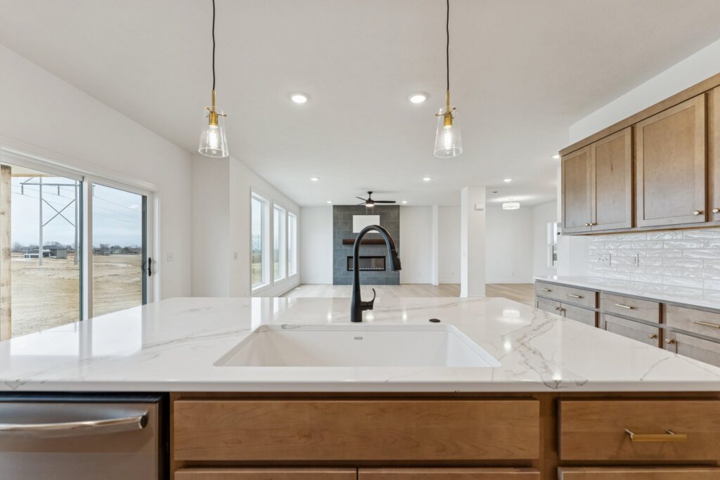 12-web-or-mls-8064 - 8606 Legacy St_012