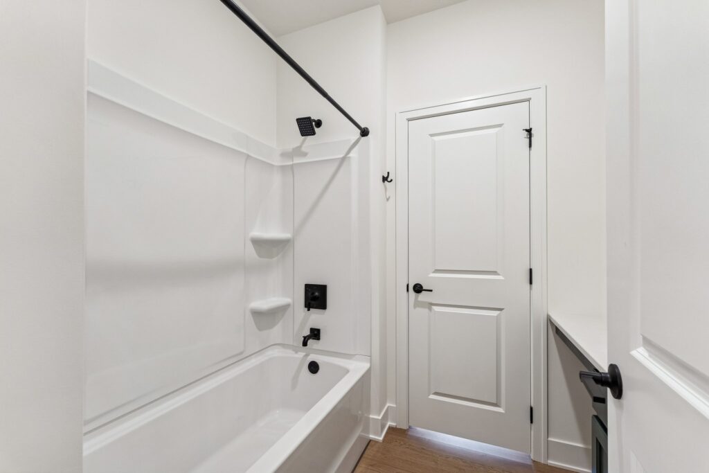 18-web-or-mls-8063 - 8608 Reed St_018