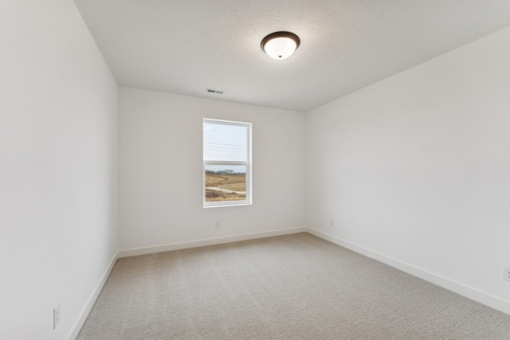 24-web-or-mls-8064 - 8606 Legacy St_024