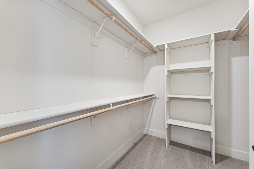 25-web-or-mls-8063 - 8608 Reed St_025