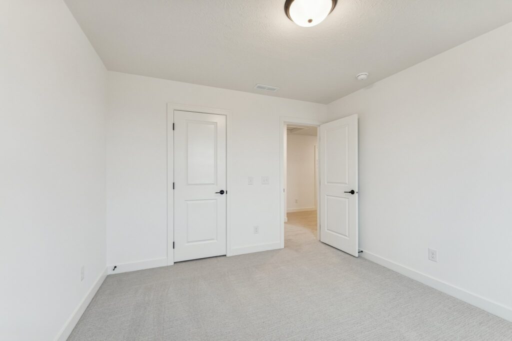 25-web-or-mls-8064 - 8606 Legacy St_025