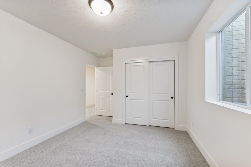 27-web-or-mls-8063 - 8608 Reed St_027