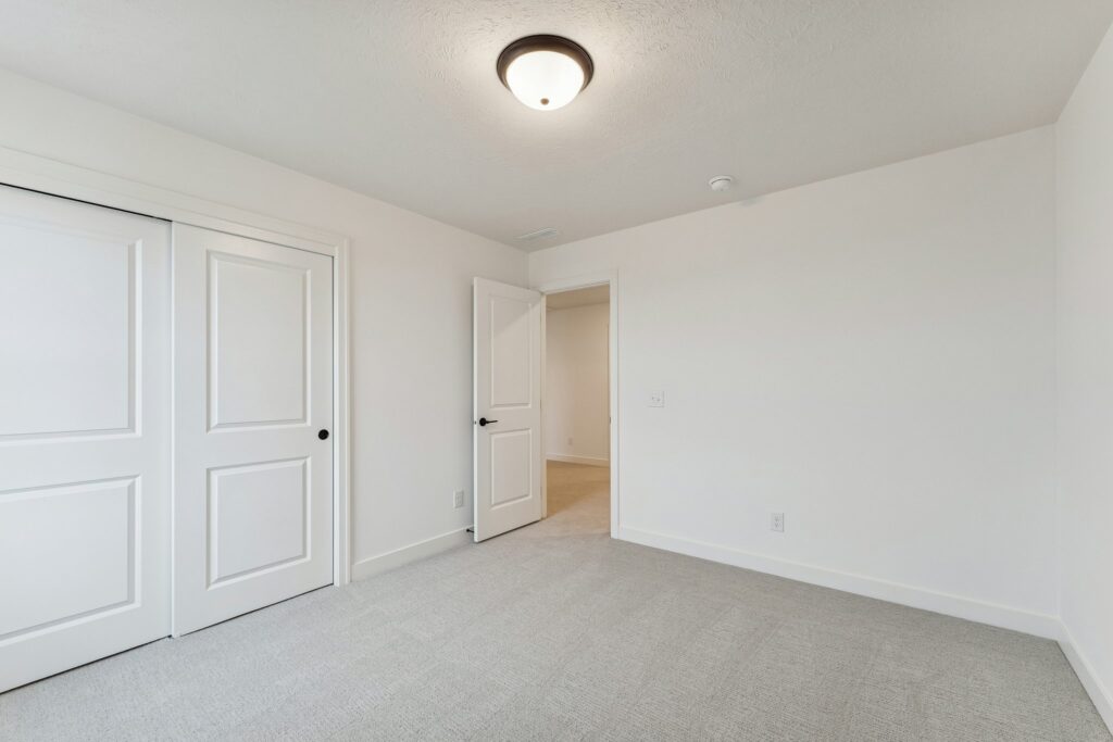 27-web-or-mls-8064 - 8606 Legacy St_027