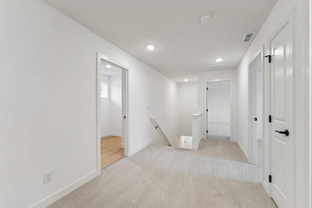 32-web-or-mls-8064 - 8606 Legacy St_032