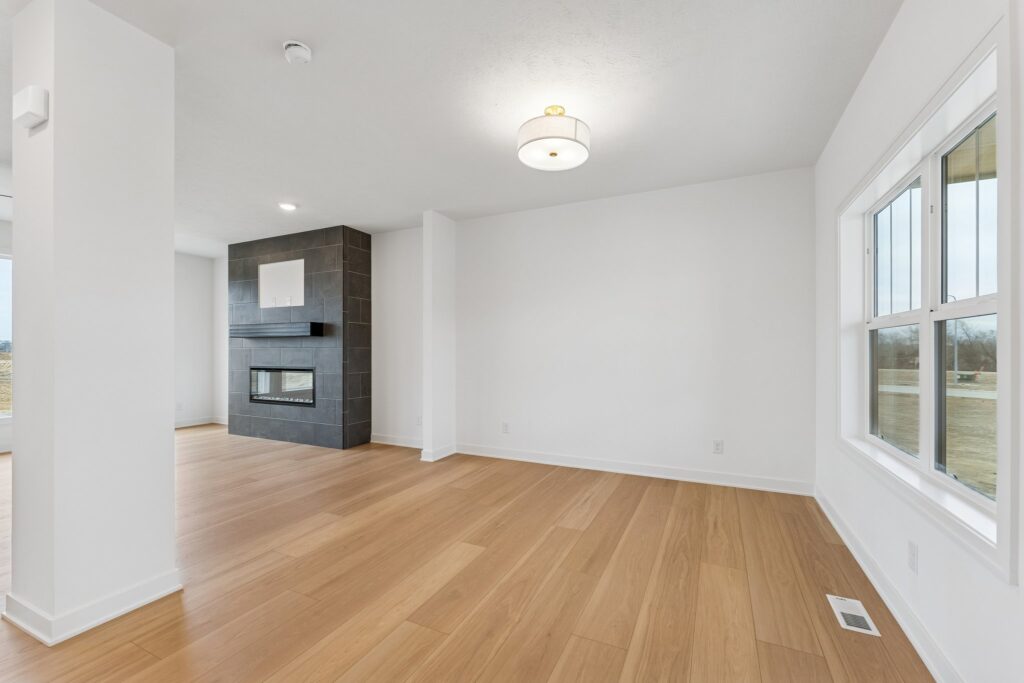 7-web-or-mls-8064 - 8606 Legacy St_007