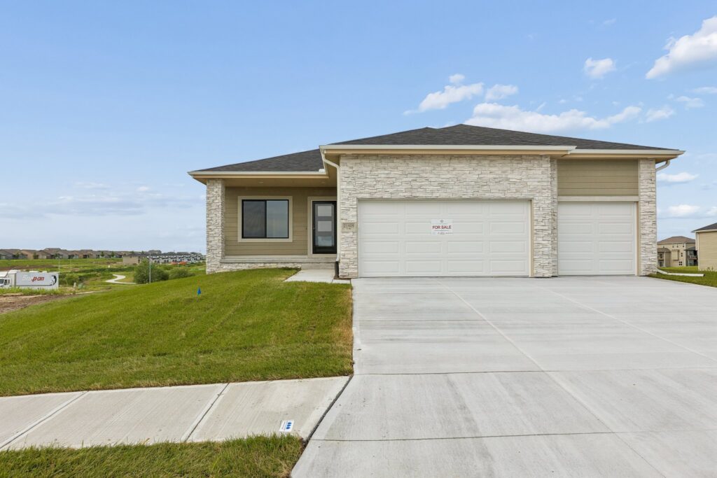 1-web-or-mls-21409 Y St_001