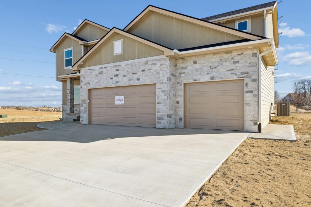 1-web-or-mls-7926 - 18055 Sycamore Dr_001