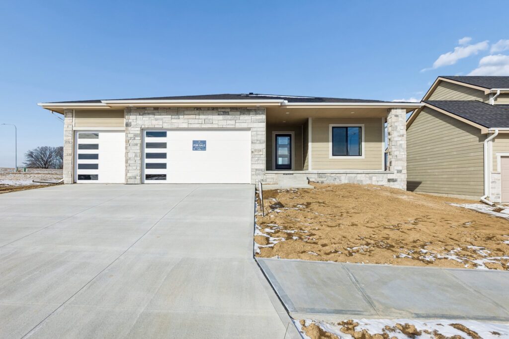 1-web-or-mls-7960 - 21428 Z St_001